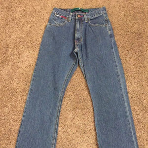 TOMMY HILFIGER MENS STRAIGHT FIT DENIM JEANS 28w
